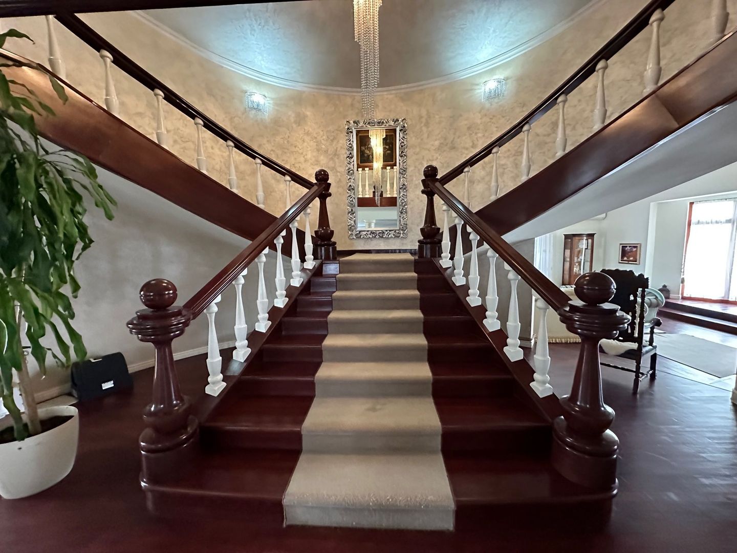 Casa la artera pretabilă Clinica medicala / birouri - Poză 1