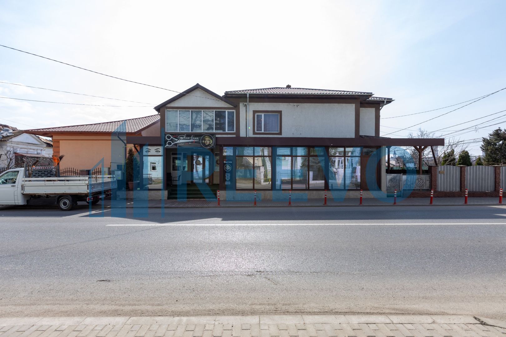 Clădire și teren de investiție, central Roman - Poză 3