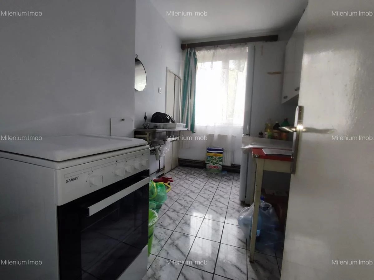 Apartament cu 3 camere, locatie deosebita, zona Spitalul Judetean. - Poză 1