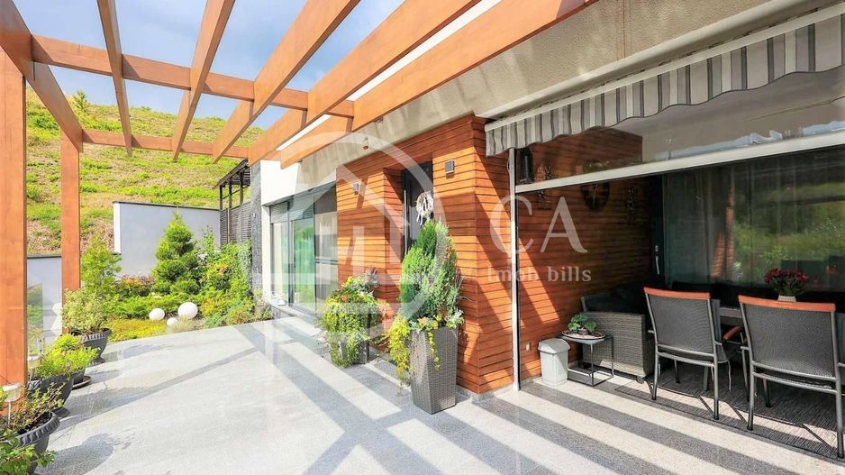 Vila cu piscina de vanzare - P+E str.Adevarului, Oradea - Poză 1