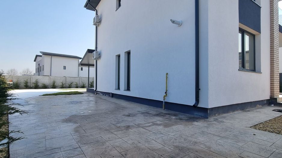 Vilă Individuală cu 700 mp Teren și Mansardă Amenajată - Poză 22