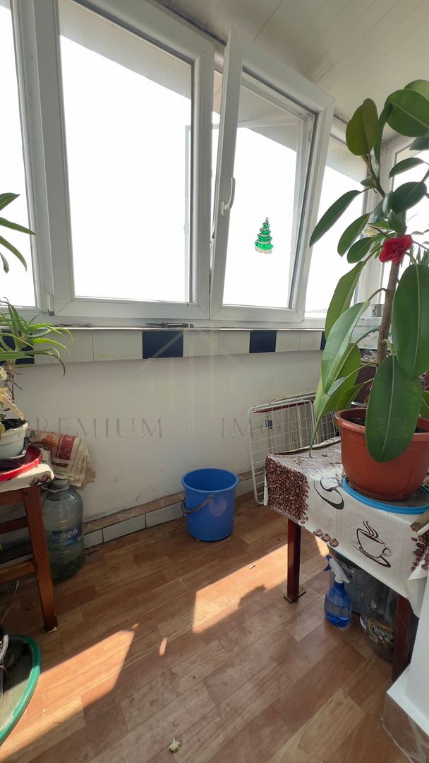 Apartament cu 3 camere - Pajura - Poză 4