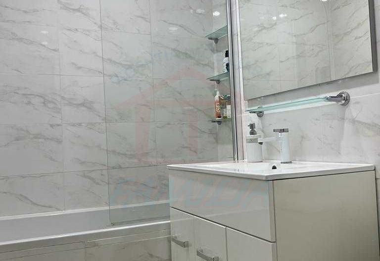 Inchiriere apartament cu 2 camere, Ultracentral, 55 mp, 610 EURO/Luna - Poză 4