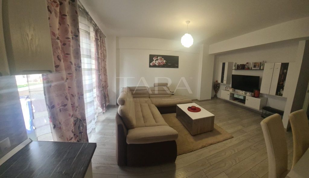 Apartament Modern cu 2 Camere și Loc de Parcare - Poză 1