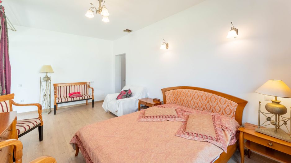 Oportunitate Rară | Proprietate Exclusivă în Izvor - Poză 3
