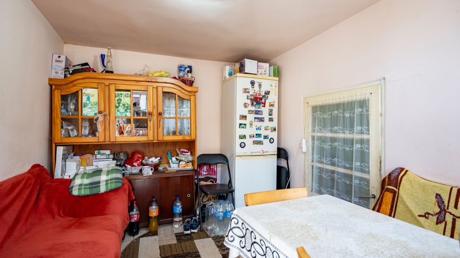 Casa de vanzare cu 2 camere si teren 1068 mp zona Renașterii - Poză 6