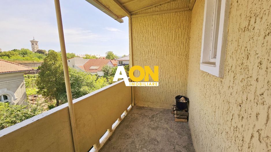 Casa situata in imediata apropiere a Cetatii - Poză 15