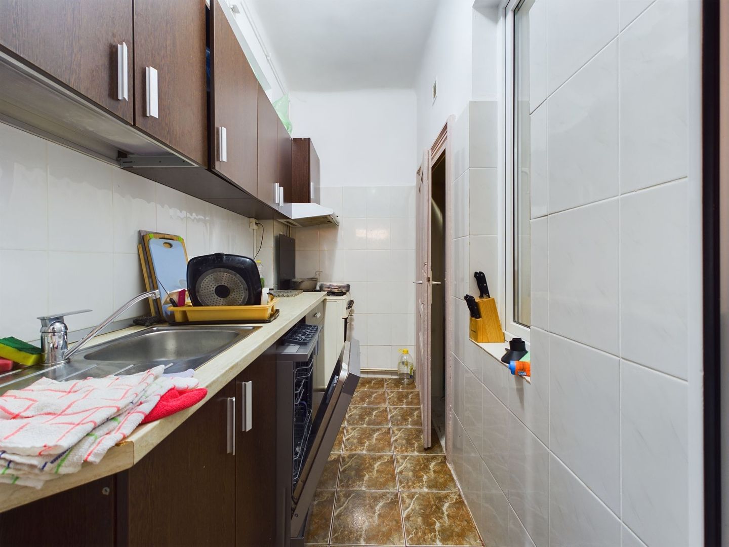 Casă individuală cu 4 camere, zonă centrală - Poză 18