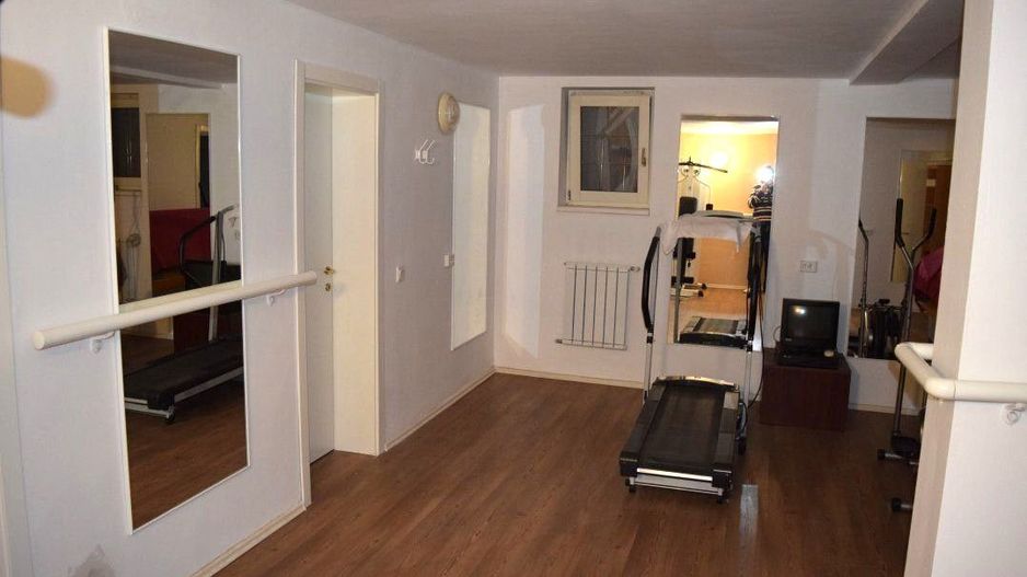 Vila spatioasa de inchiriat | gradina generoasa si piscina |Pipera - Poză 11