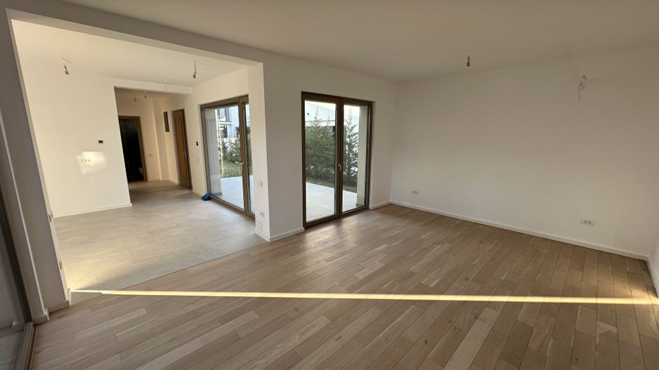 Casa cu 4 camere - Dumbarvita - Poză 2