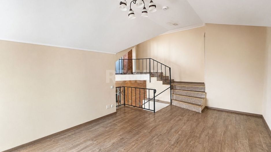 Casă în Doroțcaia – 170 m² | 13,71 ari | 6 camere + living - Poză 14