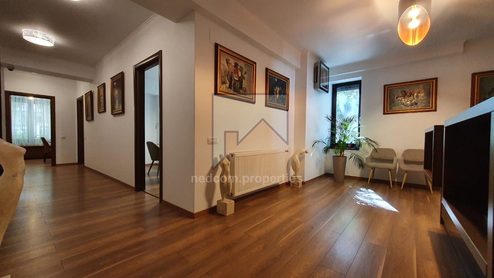 Vanzare Vila de exceptie - Domenii - Poză 1