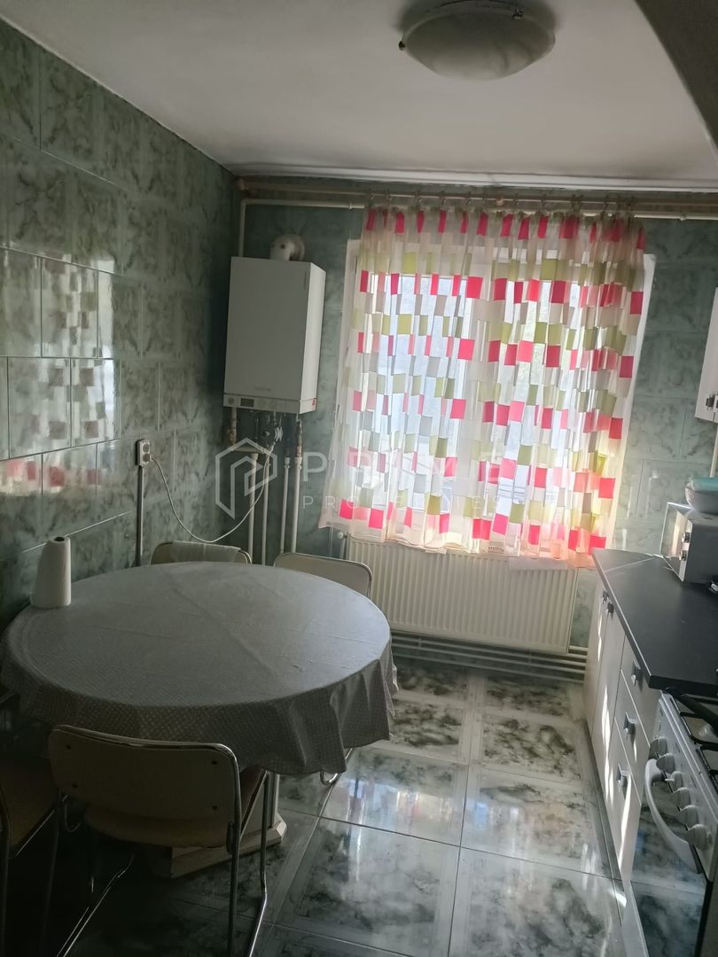Apartament 2 camere, zona 7 Noiembrie, lângă UMFST - Poză 2