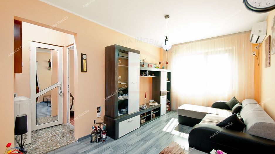 52500 Euro negociabil, trei camere renovat, mobilat si utilat, Micro 2 - Poză 1