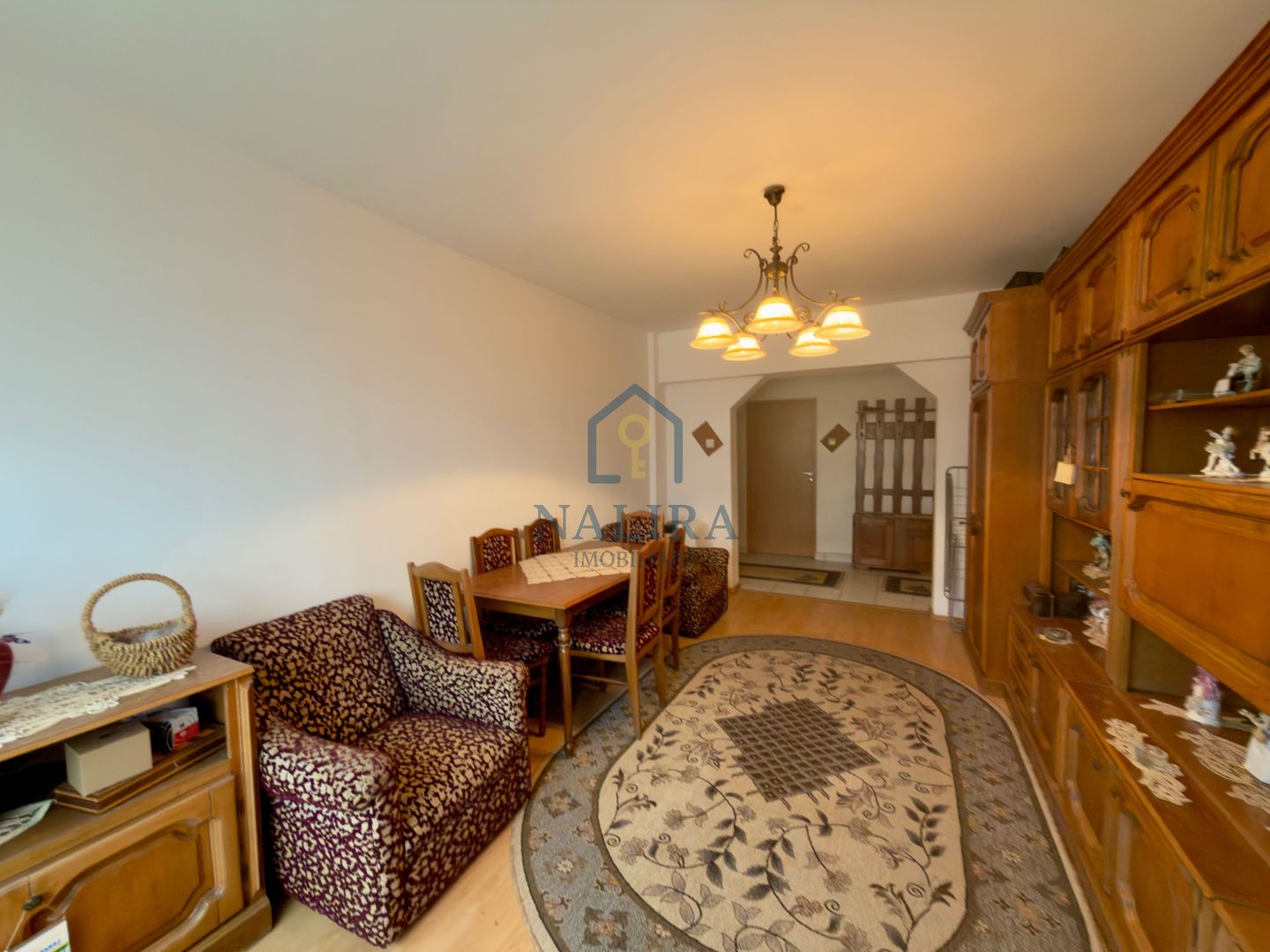 Apartament 4 camere de închiriat - Poză 2