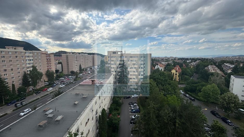 Garsonieră 31 mp-Str. Soarelui-Renovată-Mobilată-Vedere panoramica - Poză 1