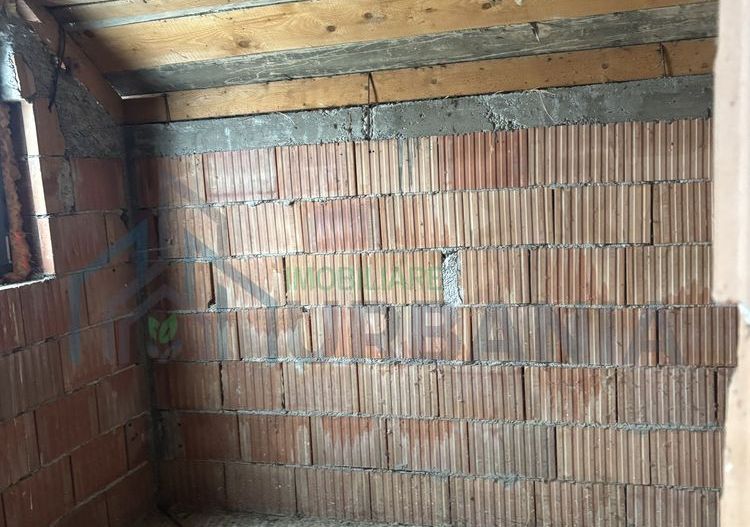 Casă la Roșu plus teren 2500 mp - Poză 6