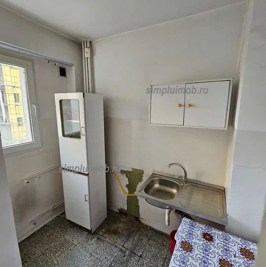Garsoniera de renovat etaj intermediar Piata Delfinului - Poză 6