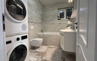 Apartament 3 camere decomandate, 2 bai,balcon, etaj intermediar, garaj - Poză 7