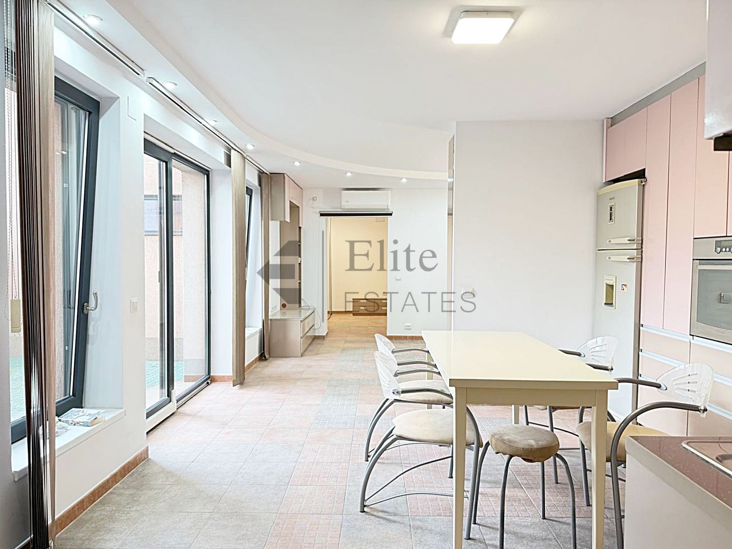 Apartament 4 camere Central Oradea | Garaj si Terasa - Poză 1