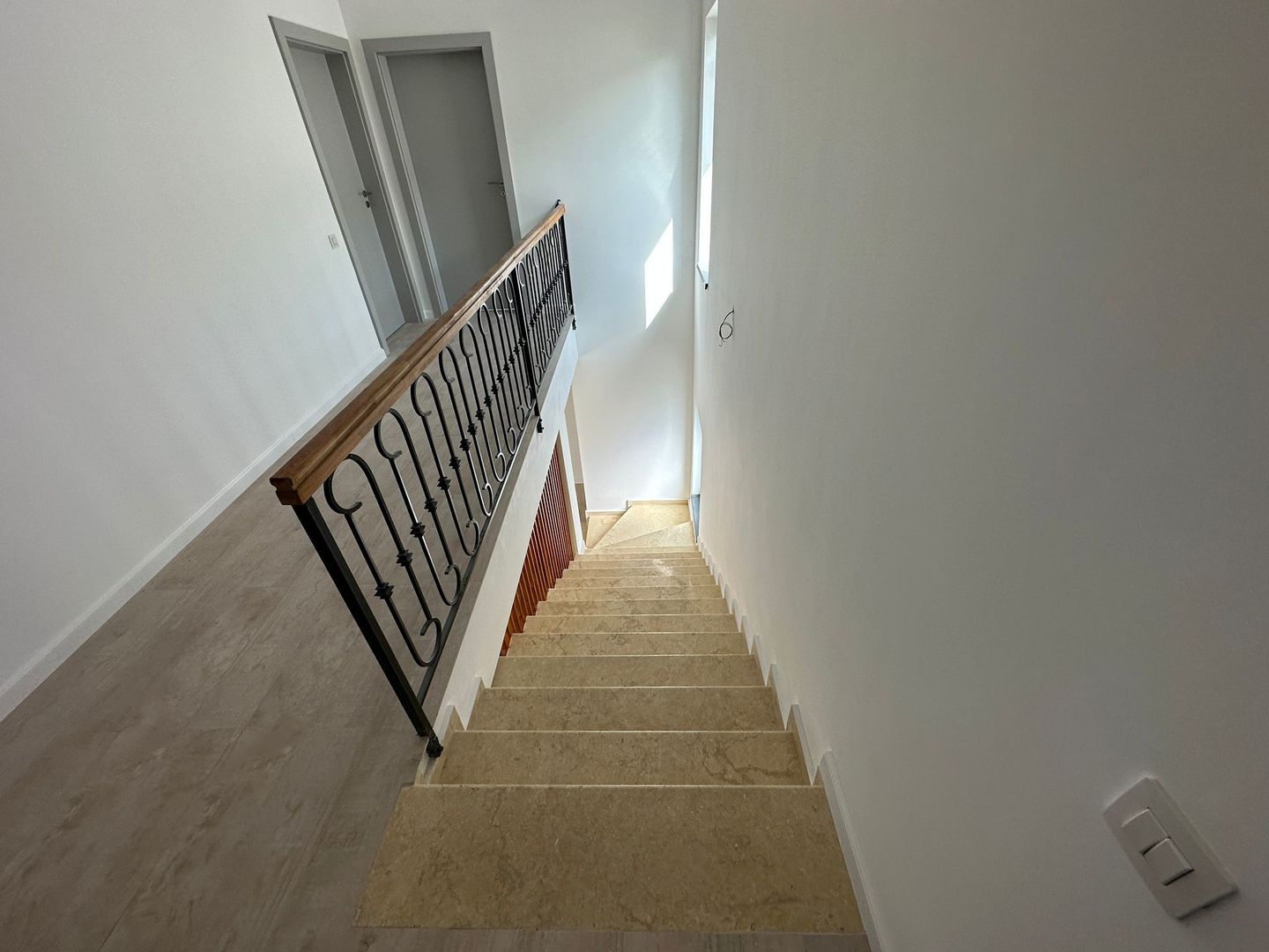 O oază de liniște și eleganță contemporană în inima Tunariului - Poză 8