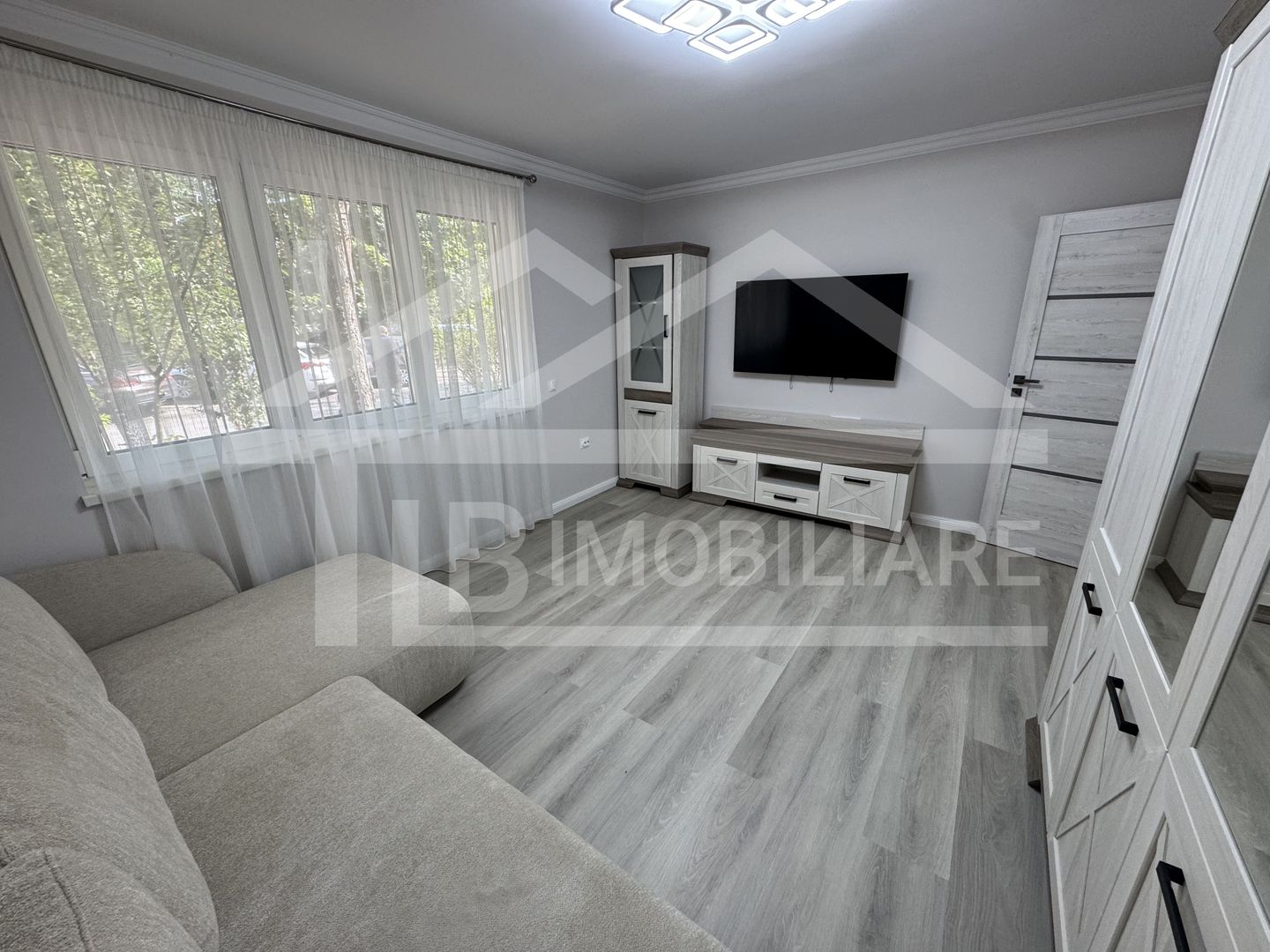 Apartament cu 3 camere, 67 mp, Zona UMFST - Poză 1