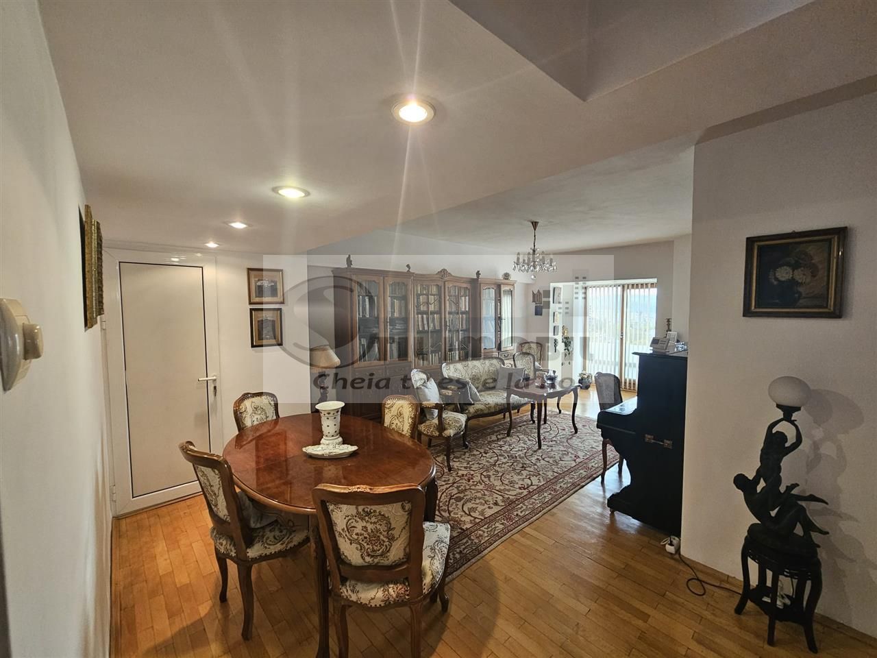 Apartament 4 camere - Hala Centrala - Poză 2