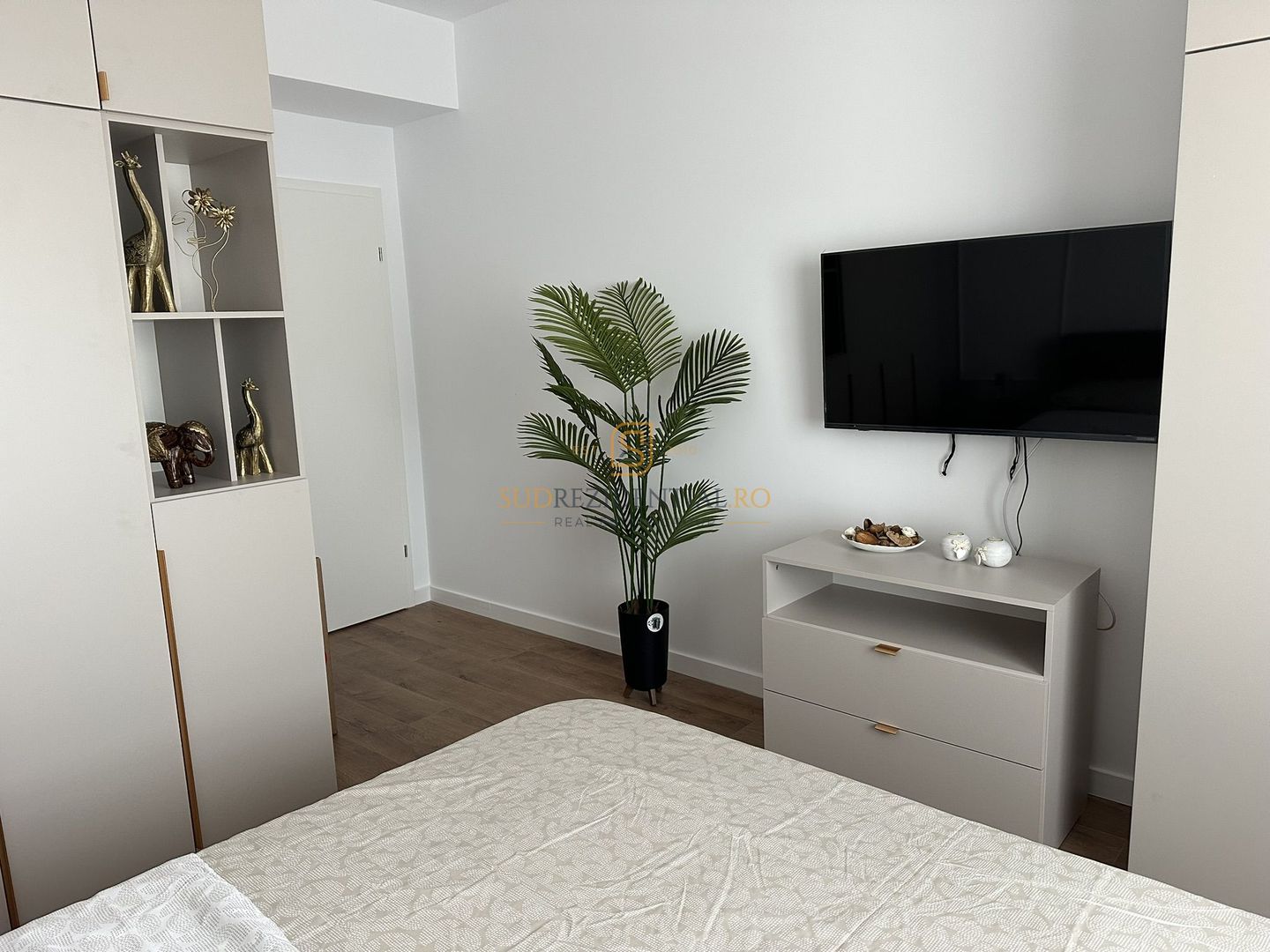De închiriat 2 camere, Vienna Parkside, Mobilat + Parcare - Poză 6