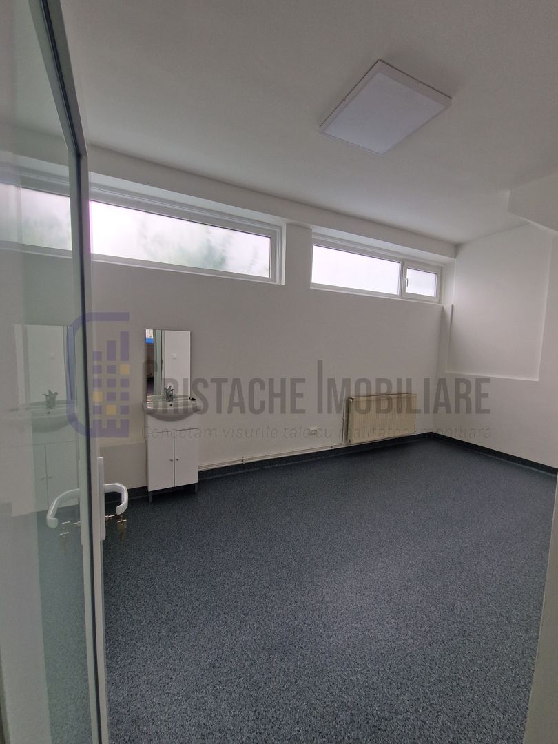 Spatiu comercial renovat si amenajat pentru a fi folosit ca o clinica medicala - Poză 13