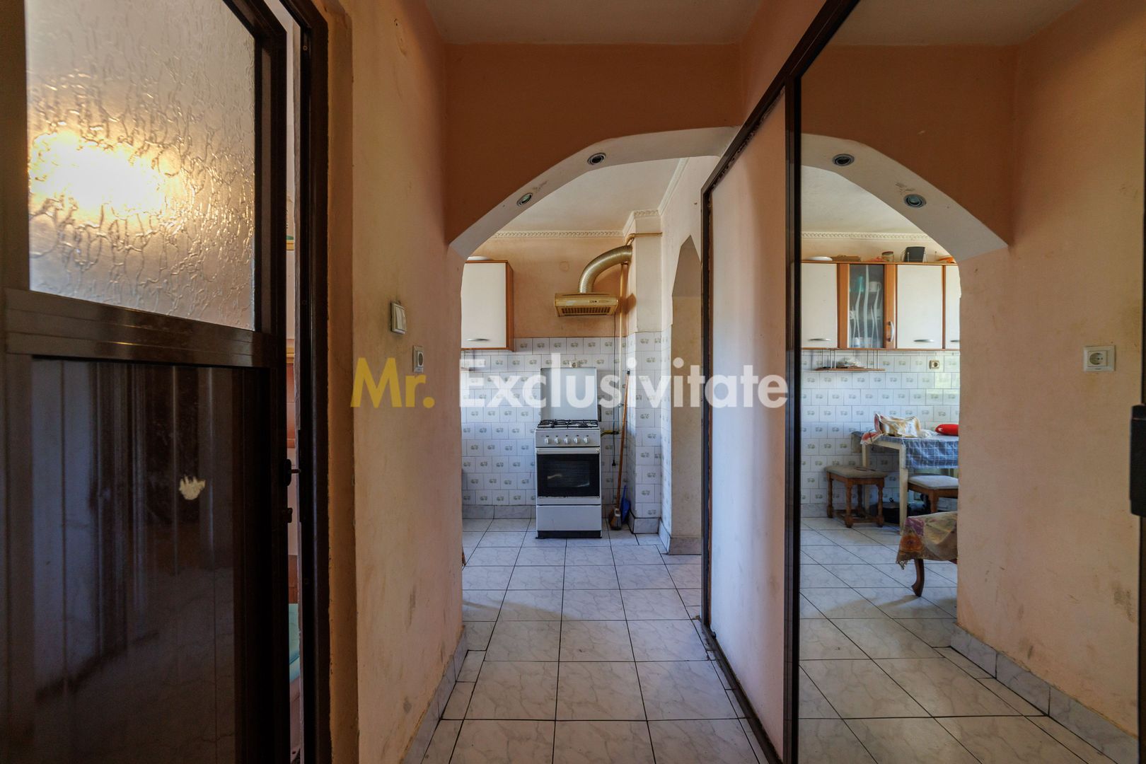 Apartament Trivale et.1 linga Piata si Sc.12 - Poză 6