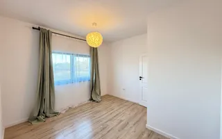Casa moderna si cocheta. Locatie excelenta. Curte amenajata. Loc de parcare. - Poză 22