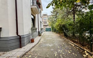 Proprietate cu farmec Art Deco în Cartierul Evreiesc cu multa verdeata - Poză 6
