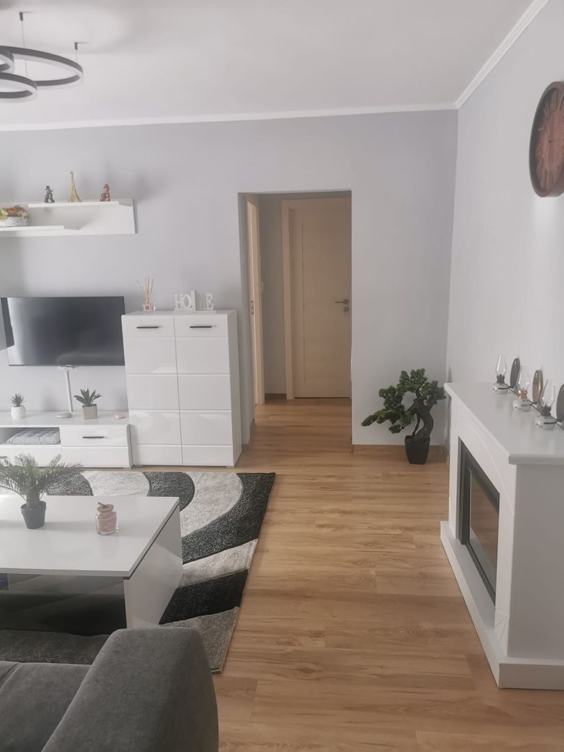 Ag EUROPA vinde ap 2 cam. RENOVAT 54mp etajul 2 în Micro 16. - Poză 12