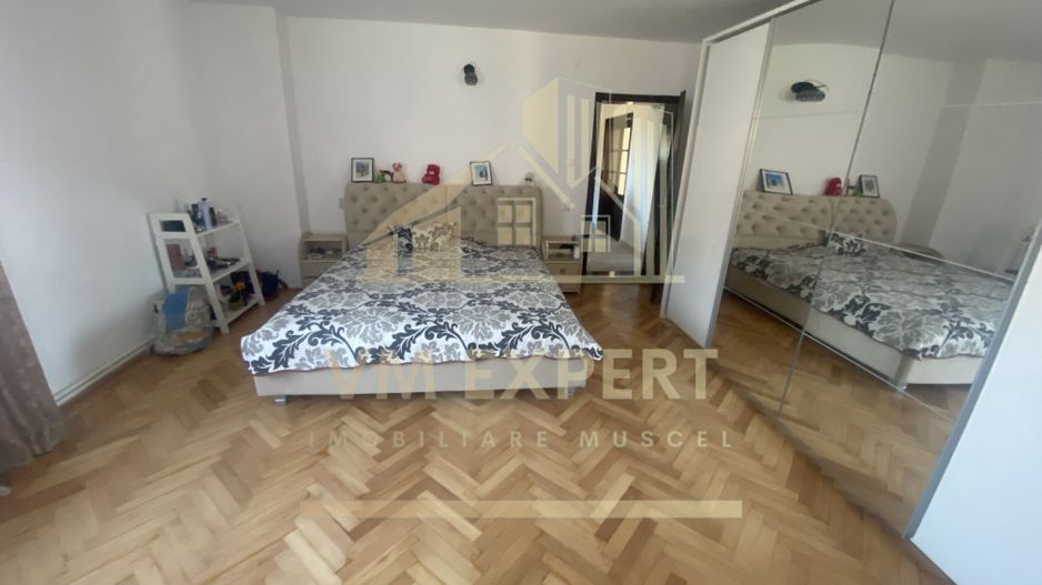 VILA S+P+E-306 MP, TEREN 2078 MP, CAMPULUNG - Poză 13