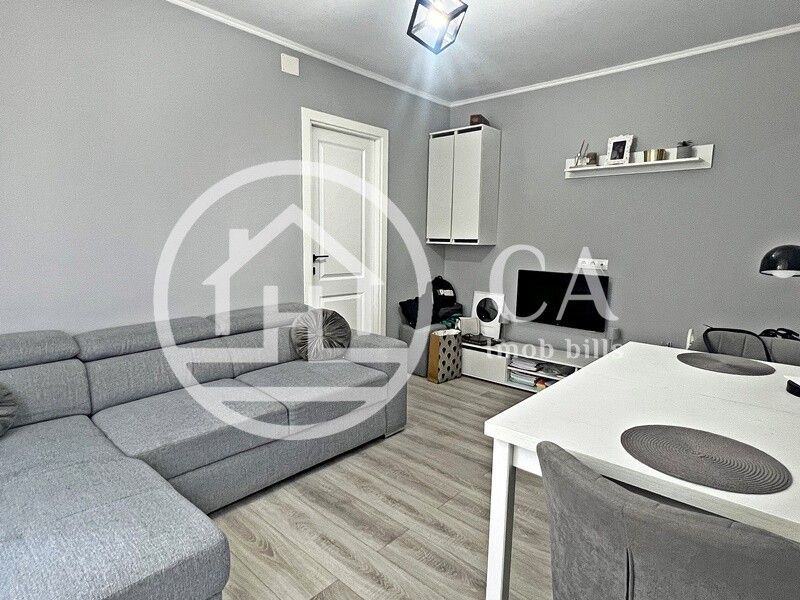 Apartament de vânzare cu 2 camere în zona Rogerius, Oradea - Poză 2
