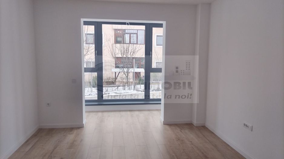 Apartament 3 camere, 2 băi -Valea Lupului-136.900 euro - Poză 1