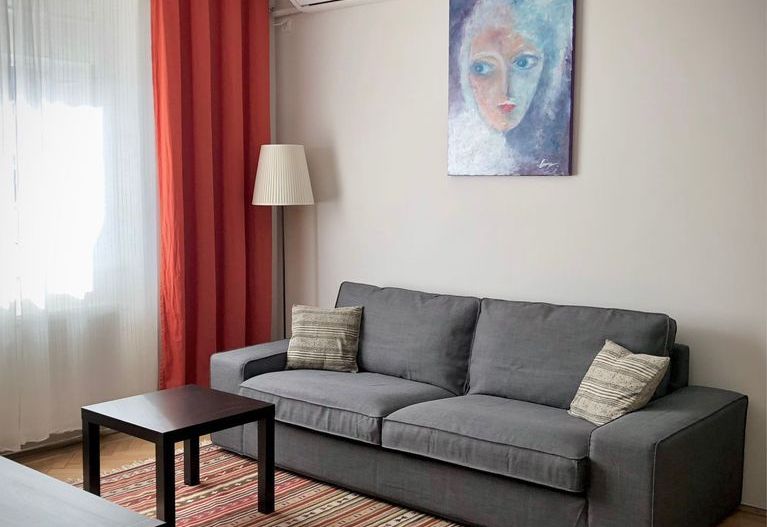 Apartament 2 camere de vânzare, Ultracentral, centrala proprie, fara risc. - Poză 2