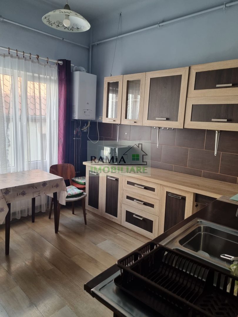Apartament 2 camere de închiriat în Piața Sfatului, Centrul Istoric - Poză 3