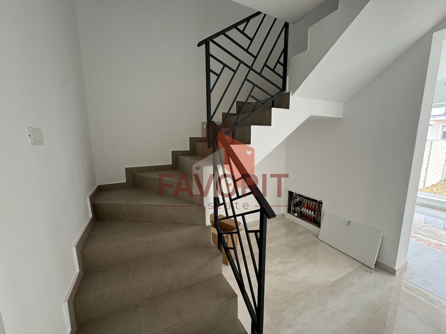 Finisaje la alegere. Vatra veche a satului. La asfalt - Poză 5