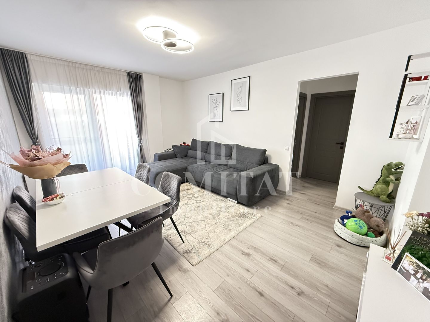 Apartament 2 camere | Ultrafinisat | Garaj + terasă | Zona Regal-Baciu - Poză 1
