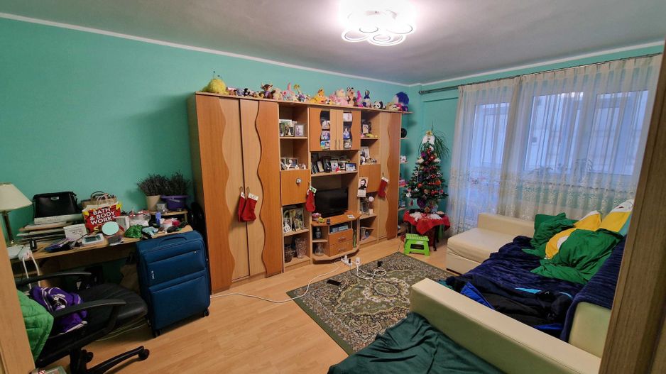 Apartament  2 cam dec, Micro 18,et 1 - Poză 1