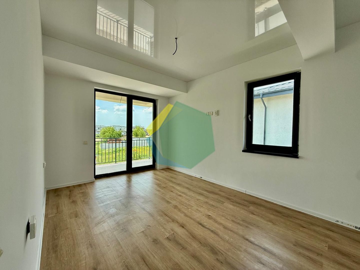 Vila duplex moderna nouă în Otopeni | Curte 160mp | Mutare imediată - Poză 2
