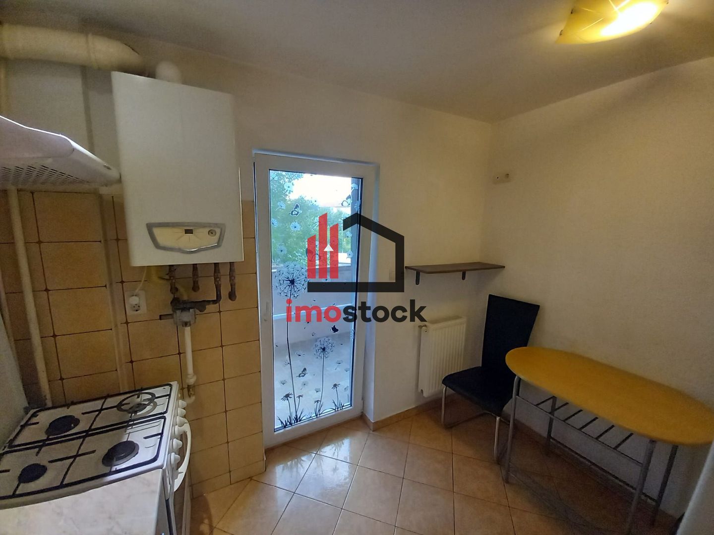De vanzare apartament cu 3 camere, decomandat, etajul 2 - Poză 12