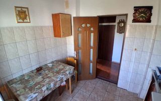 Apartament 2 camere,  decomandat, zona Tatarasi - Poză 4