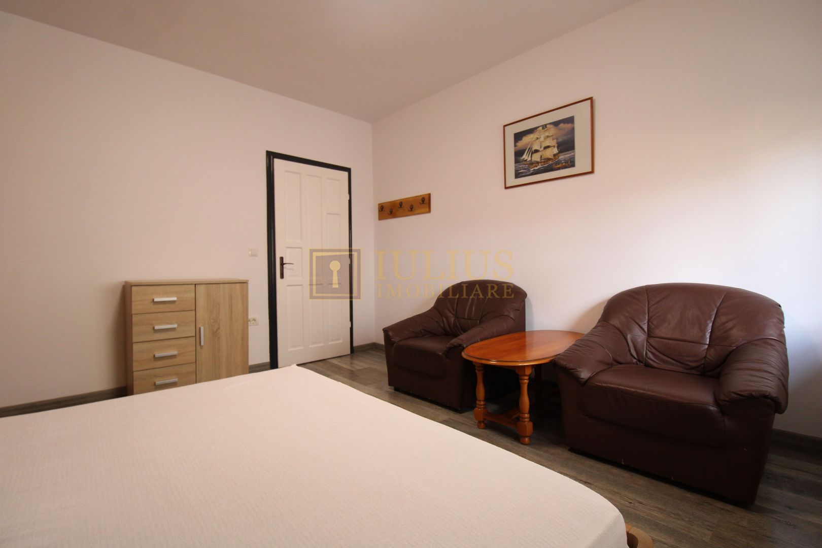 Zona aradului, 4 camere + 2 bai, centrala proprie - Poză 11