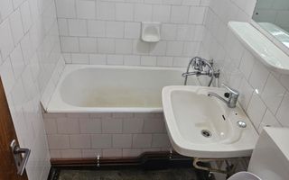 Ap 2 camere semidecomandat zona Bd. Mihai Viteazu/DE RENOVAT - Poză 8