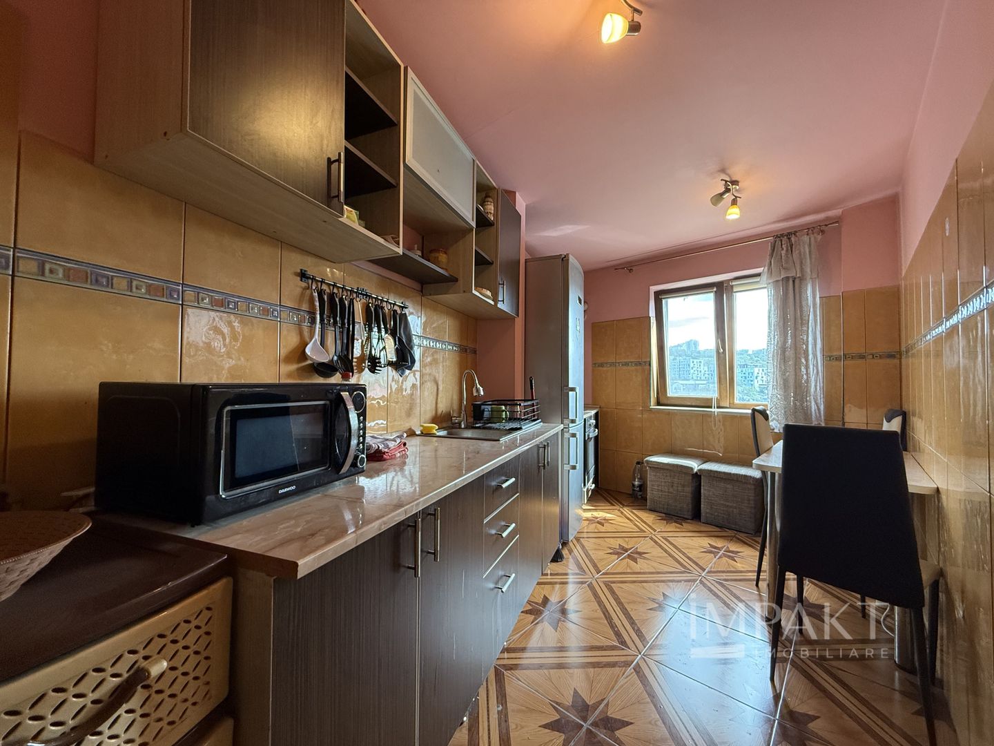 Apartament cu 2 camere decomandat , etaj intermediar , zona Big! - Poză 7