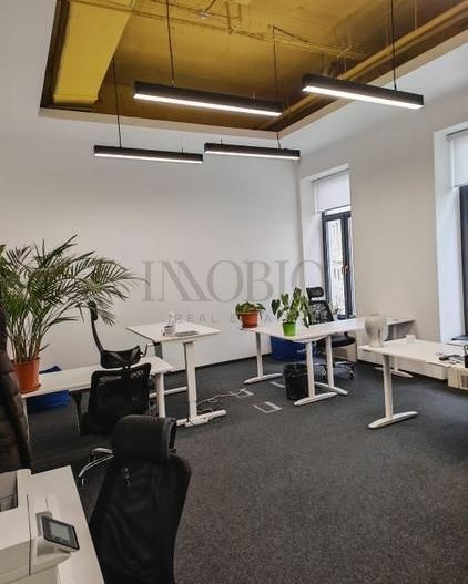 Cladire office in centrul istoric - Poză 6