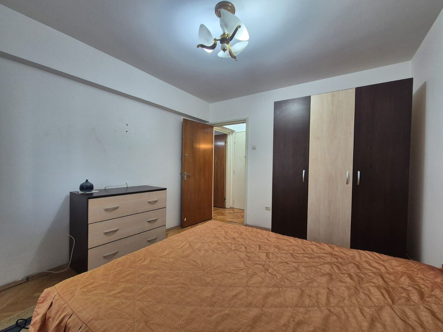 Apartament la 6 minute de gară, piata si Centru Civic, pet friendly - Poză 14