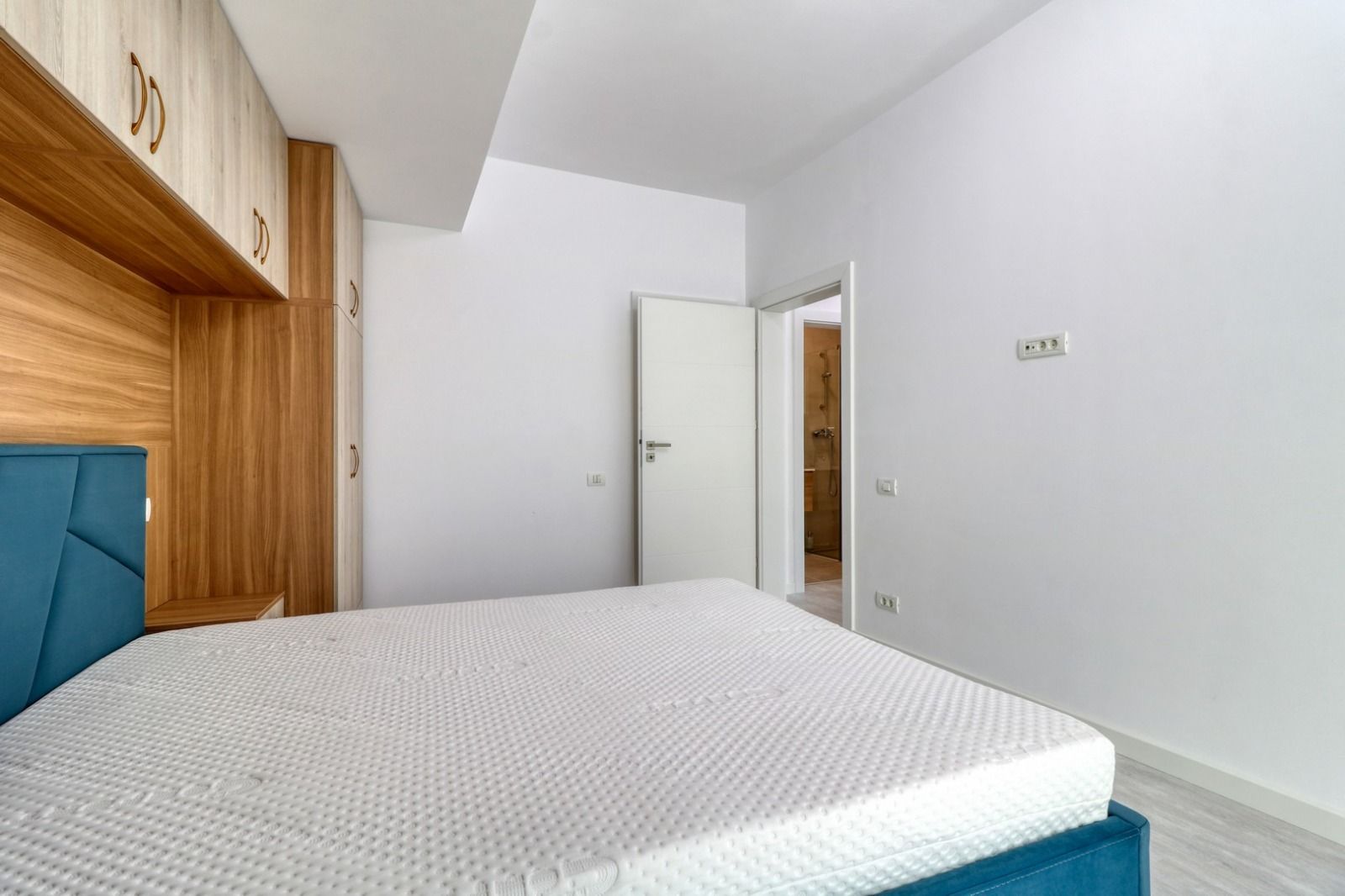 AP. 3 CAMERE DECEBAL, PRIMA INCHIRIERE, PARCARE, INCALZIRE PARDOSEALA - Poză 10